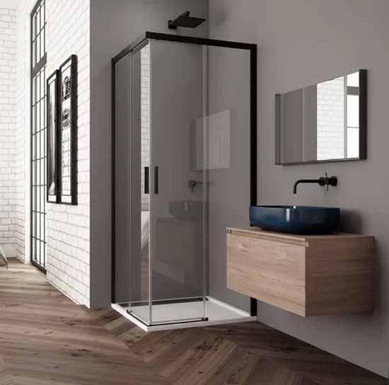 szklana kabina prysznicowa z drewnianymi akcentami